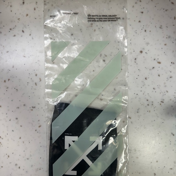 Off-White Face Mask - Picture 7 of 7